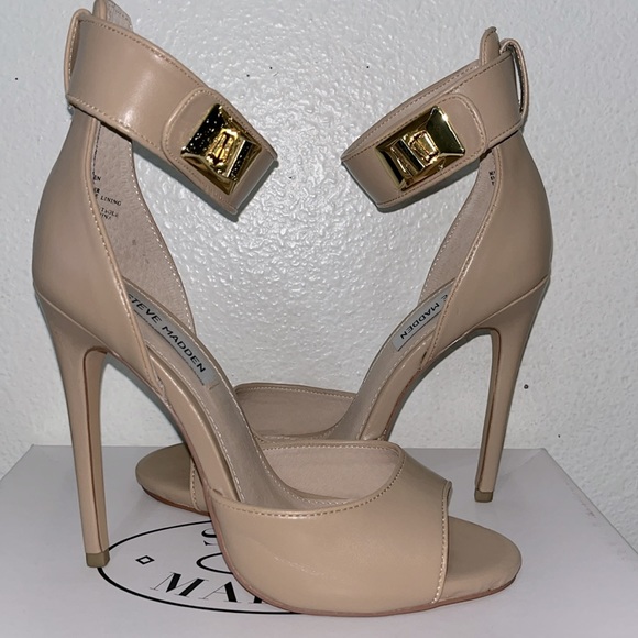 Steve Madden Nude Stiletto Heels - Picture 2 of 2